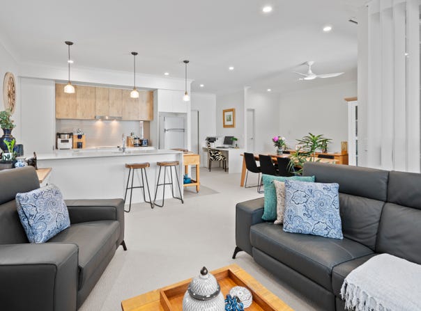 27/3031 The Boulevard, Carrara, Qld 4211