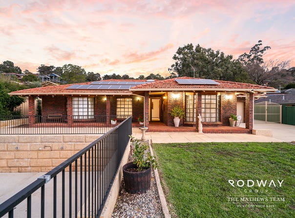 15 Onyx Rd, Mount Richon, WA 6112