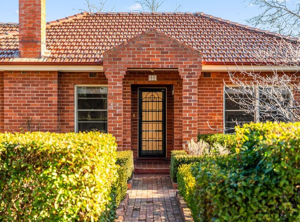 90 Stuart Street, Narrabundah, ACT 2604