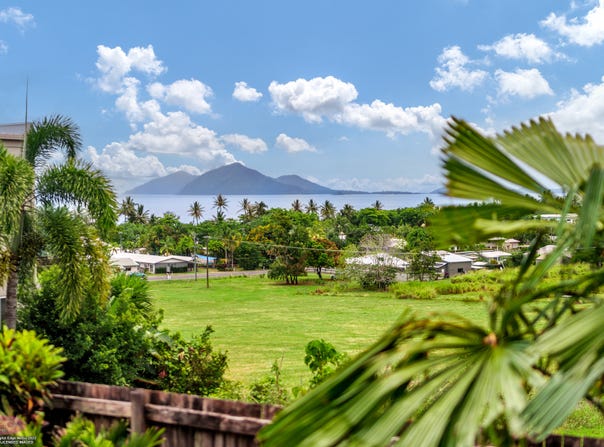 4 Rise Crescent, Mission Beach, Qld 4852