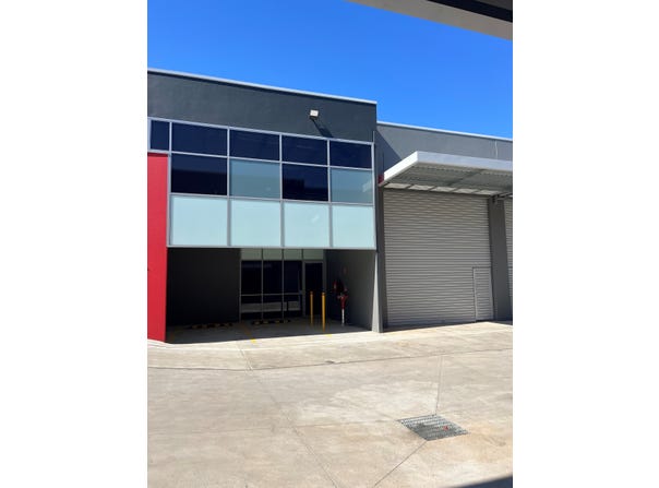 18 42 Turner Road, Smeaton Grange, NSW 2567