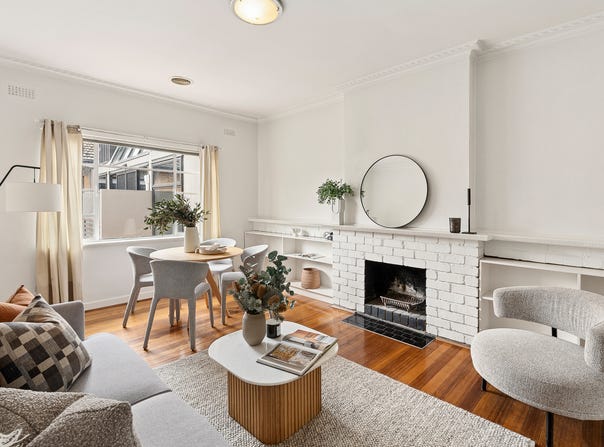 11/2A Ravens Grove, St Kilda East, Vic 3183