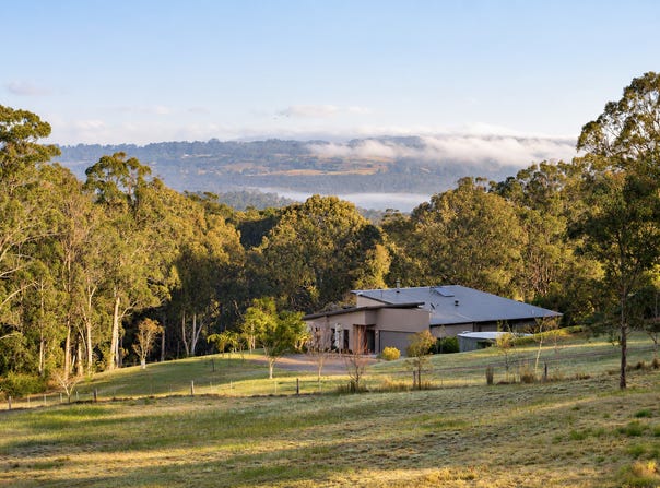 372 Ravensbourne Dip Road, Ravensbourne, Qld 4352