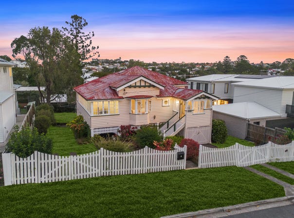 7 Waverley Road, Camp Hill, Qld 4152