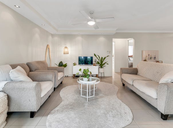1/15 Mermaid Avenue, Mermaid Beach, Qld 4218