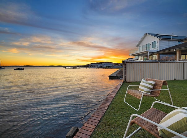 16 Ross Street, Belmont, NSW 2280