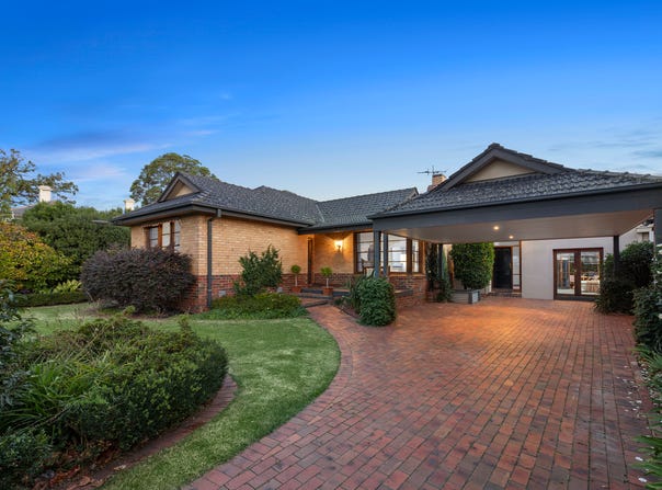 8 Oswald Thomas Avenue, Hampton East, Vic 3188