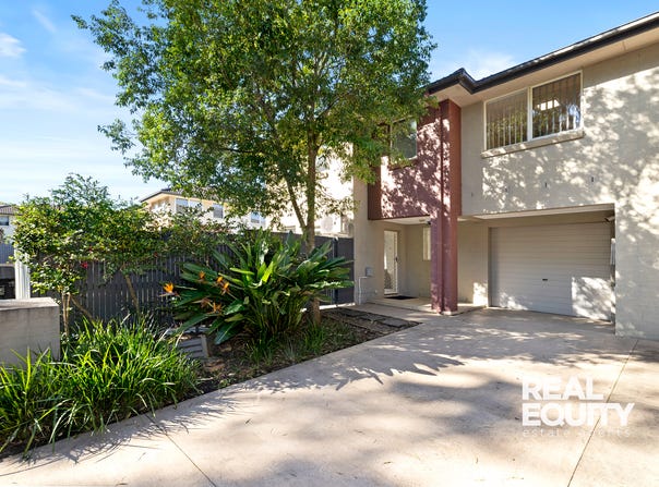 35 Parkwood Road, Holsworthy, NSW 2173