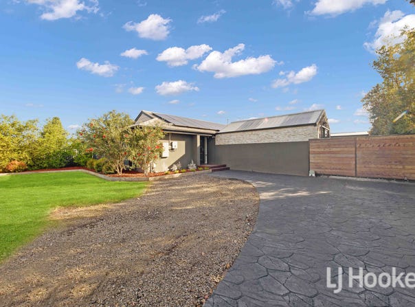 40 James Cook Drive, Melton West, Vic 3337