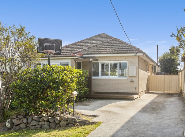 128 Ocean Street, Mount Saint Thomas, NSW 2500