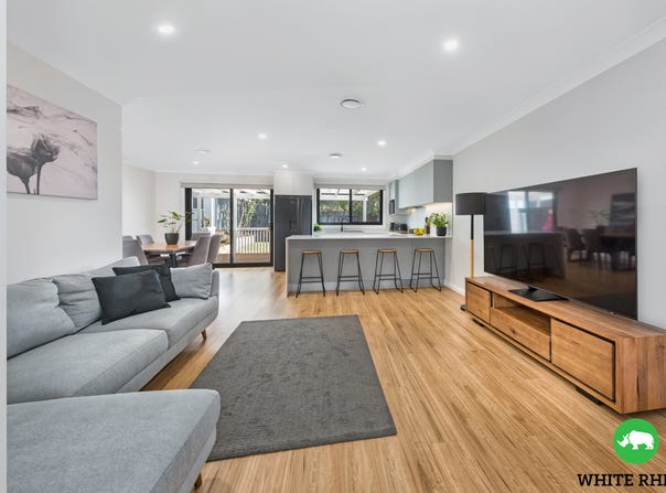 22 Christopher Crescent, Queanbeyan, NSW 2620