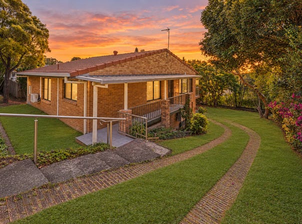 3 Chateau Court, Highland Park, Qld 4211