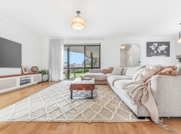 38 Azarow Circuit, Croydon South, Vic 3136