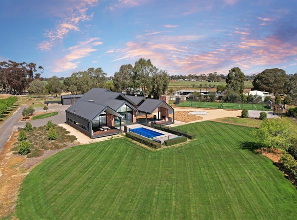 66 Pinerate Place, Echuca, Vic 3564