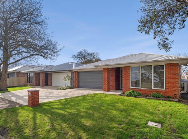 8 Cooper Street, Creswick, Vic 3363