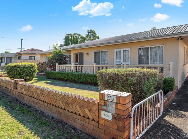 25a Charles Street, Newtown, Qld 4350