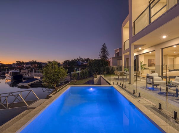 15 Lakeside Avenue, Broadbeach Waters, Qld 4218