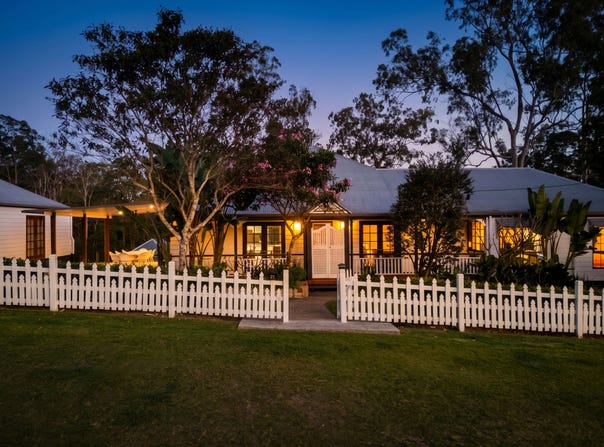 21 Harry Mills Drive, Worongary, Qld 4213