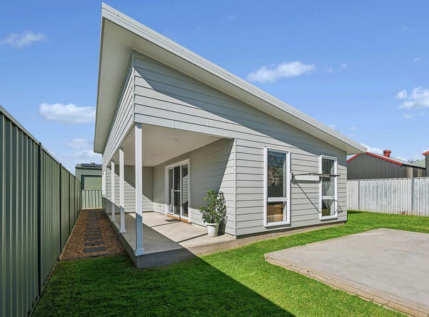 8A & 10 Thomas Clarke Place, Mudgee, NSW 2850