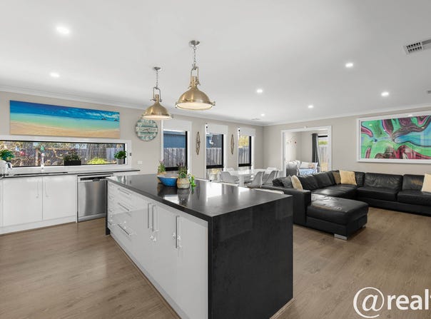 17 Moorings Place, Corinella, Vic 3984