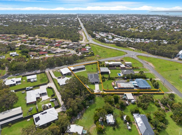 4 Walkers Road, Urangan, Qld 4655