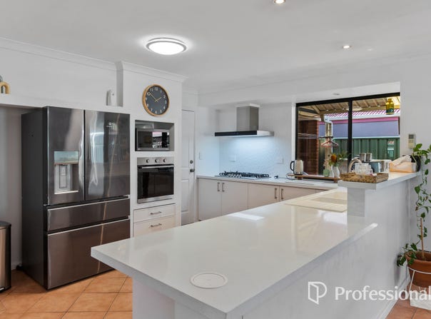 4 Sheriff Circuit, Wattle Grove, WA 6107