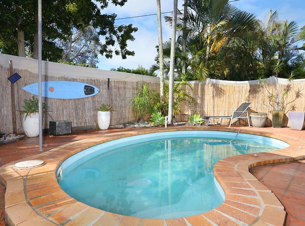 2/170 Muir Street, Labrador, Qld 4215