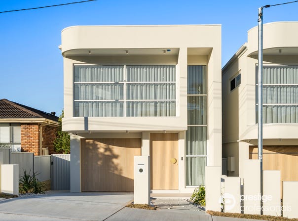 28A Ikara Crescent, Moorebank, NSW 2170