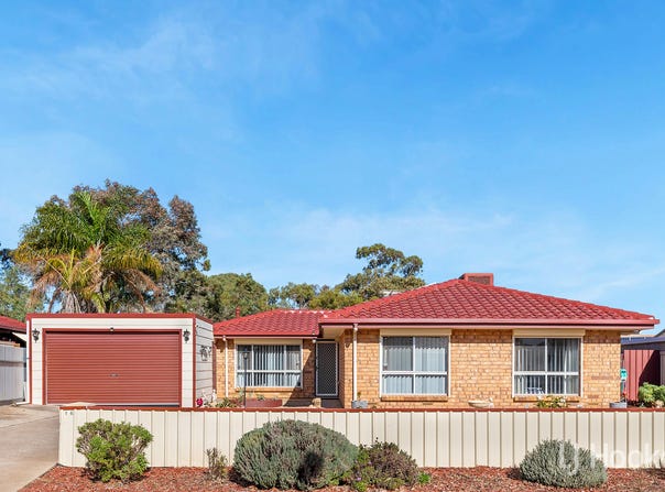 16 Commodore Parade, Andrews Farm, SA 5114
