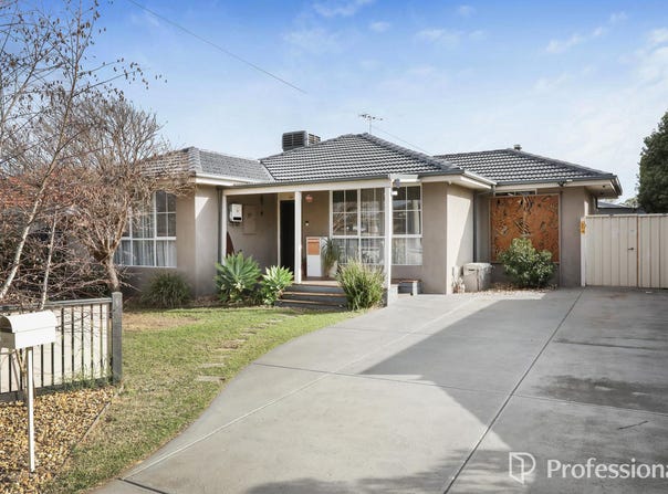 23 Curlew Close, Melton, Vic 3337