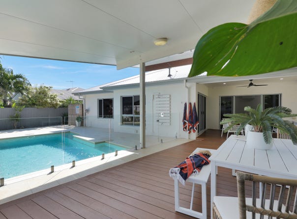 44-46 Corella Way, Blacks Beach, Qld 4740