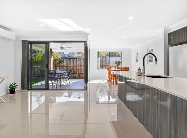18 Pountney Avenue, Thrumster, NSW 2444