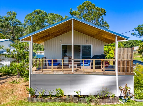 66 Bay Drive, Russell Island, Qld 4184