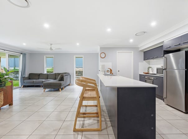 8 Flat Top Drive, Woolgoolga, NSW 2456