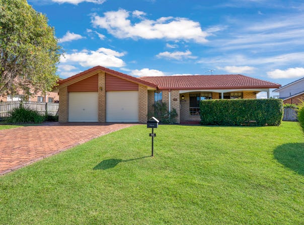 15 Lochleven Street, Carindale, Qld 4152