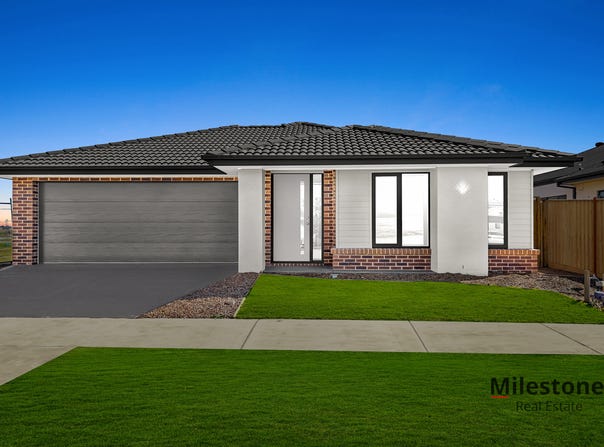 32 KARLSTAD ROAD, Clyde, Vic 3978
