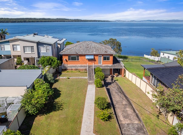 9 Moss Avenue, Toukley, NSW 2263