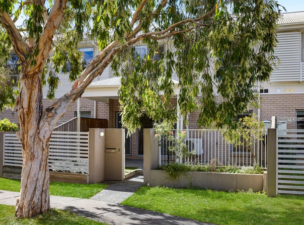 3/4 Tea Trees Avenue, Springfield Lakes, Qld 4300
