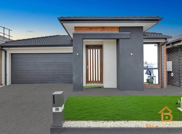52 Bluebottle Pde, Rockbank, Vic 3335
