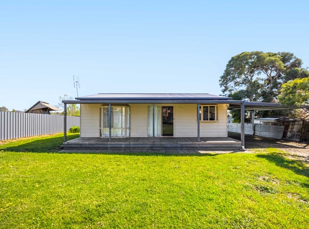 67 Churchill Ave, Ararat, Vic 3377