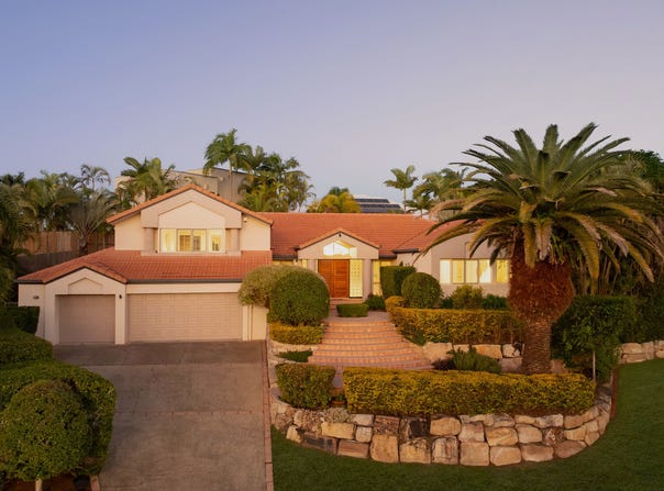 8 Williams Close, Brookfield, Qld 4069