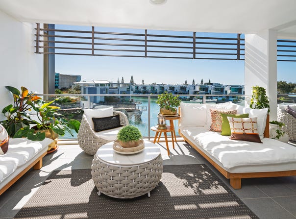 5302 Ephraim Island Parade, Paradise Point, Qld 4216