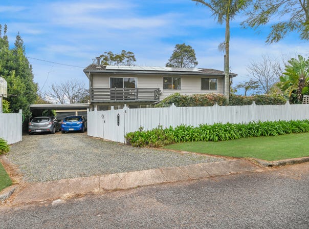 5 Talinga St, Mount Lofty, Qld 4350
