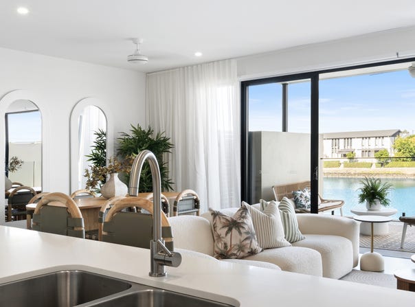 57/35 Grant Avenue, Hope Island, Qld 4212