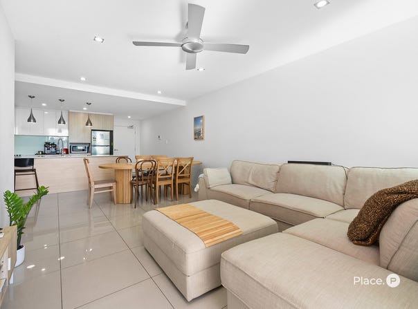 102/24 Haig Street, Coorparoo, Qld 4151