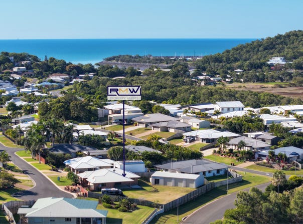7 Bells Court, Rosslyn, Qld 4703