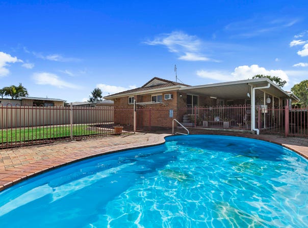 27 Moolyyir Street, Urangan, Qld 4655