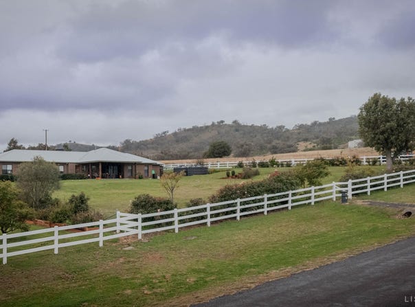 2 Bowdens Lane, Moore Creek, NSW 2340