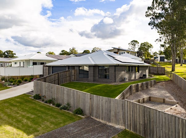 30 Eagle Hawk Drive, Southside, Qld 4570