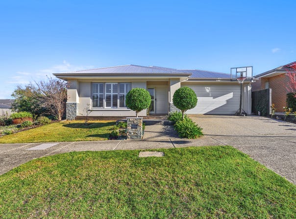 15 Goldsborough Drive, Officer, Vic 3809